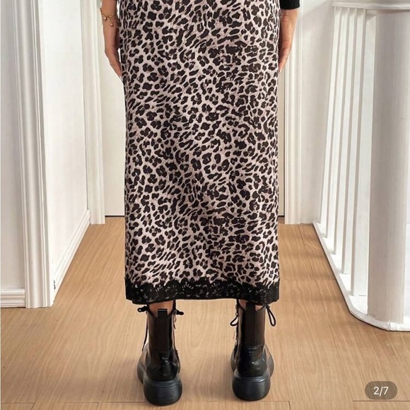 Leopard Print Maxi Skirt with Black Trim - Picture 2 of 5